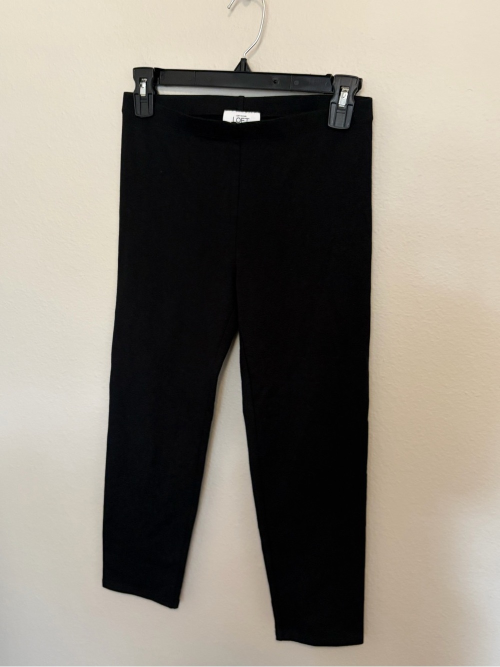 Ann Taylor LOFT Black Capri Leggings Size Small Like New